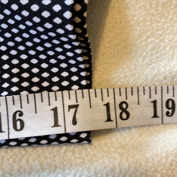 EUC like new black and white Worthington capris pants size 10P - Picture 7 of 8